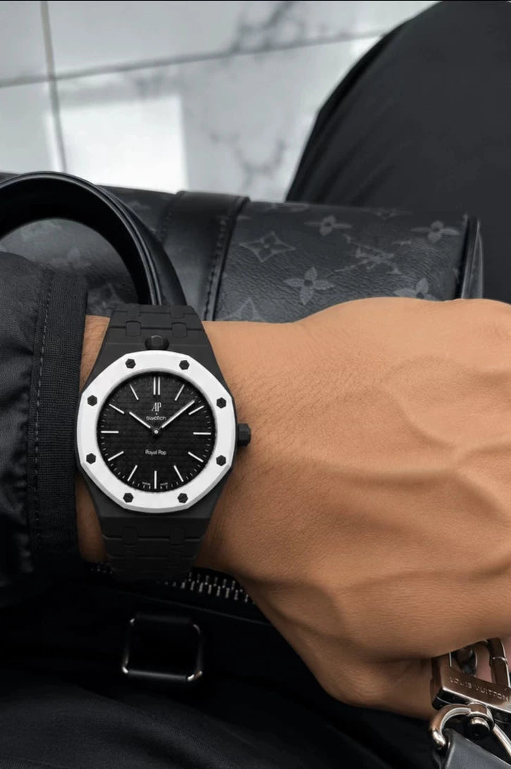 Le bracelet de montre en acier noir intégré